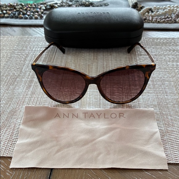 Ann Taylor Tortoise Shell Sunglasses - Picture 1 of 9